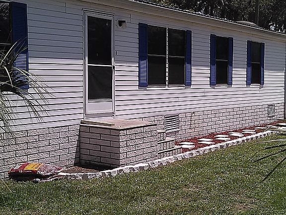 2nd image of 1535 Seneca Dr