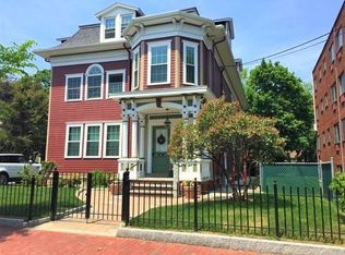 5 Chester St #1R, Cambridge, MA 02140