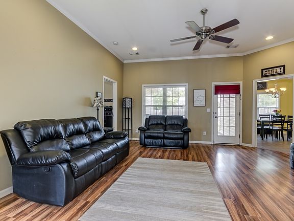 5th image of 4208 Macon Cir