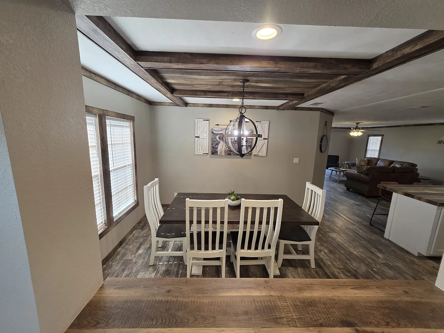 3 bed, 2078 sqft, $4,700 — Photo 4