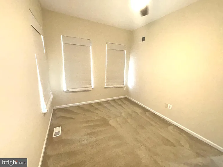 22410 Glenbow Way — Photo 20