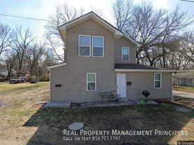 10001 E Kentucky Rd, Independence, MO
