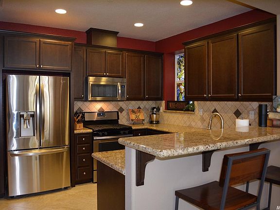 5th image of 102 Matisse Ln