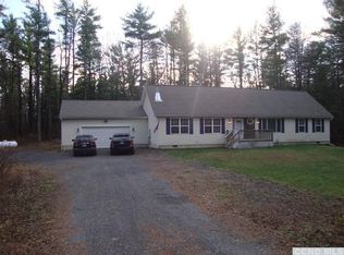 37 Meadow Ln #D, Hannacroix, NY 12087