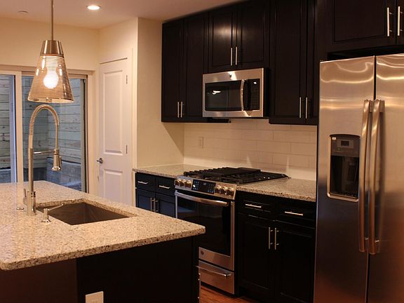 5th image of 1213 N Randolph St #4