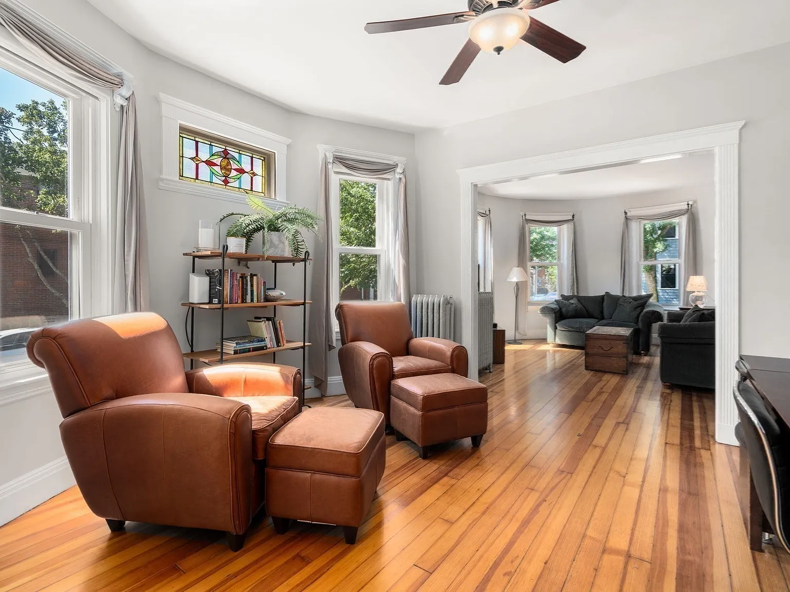 2 bed, 1.0 bath, 1121 sqft, $3,350 — Photo 3