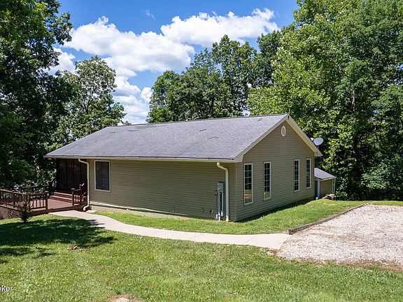 5th image of 230 Parkview Ln