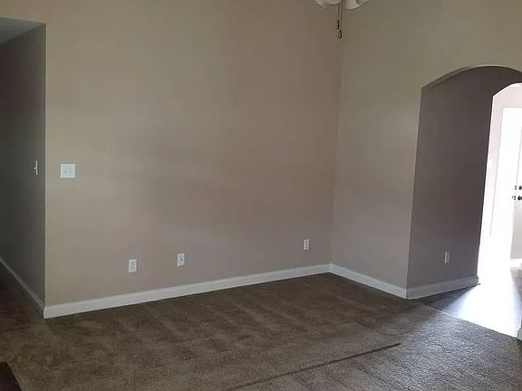 4th image of 492 Saint Cloud Ct