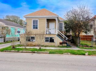 1814 33rd St, Galveston, TX 77550