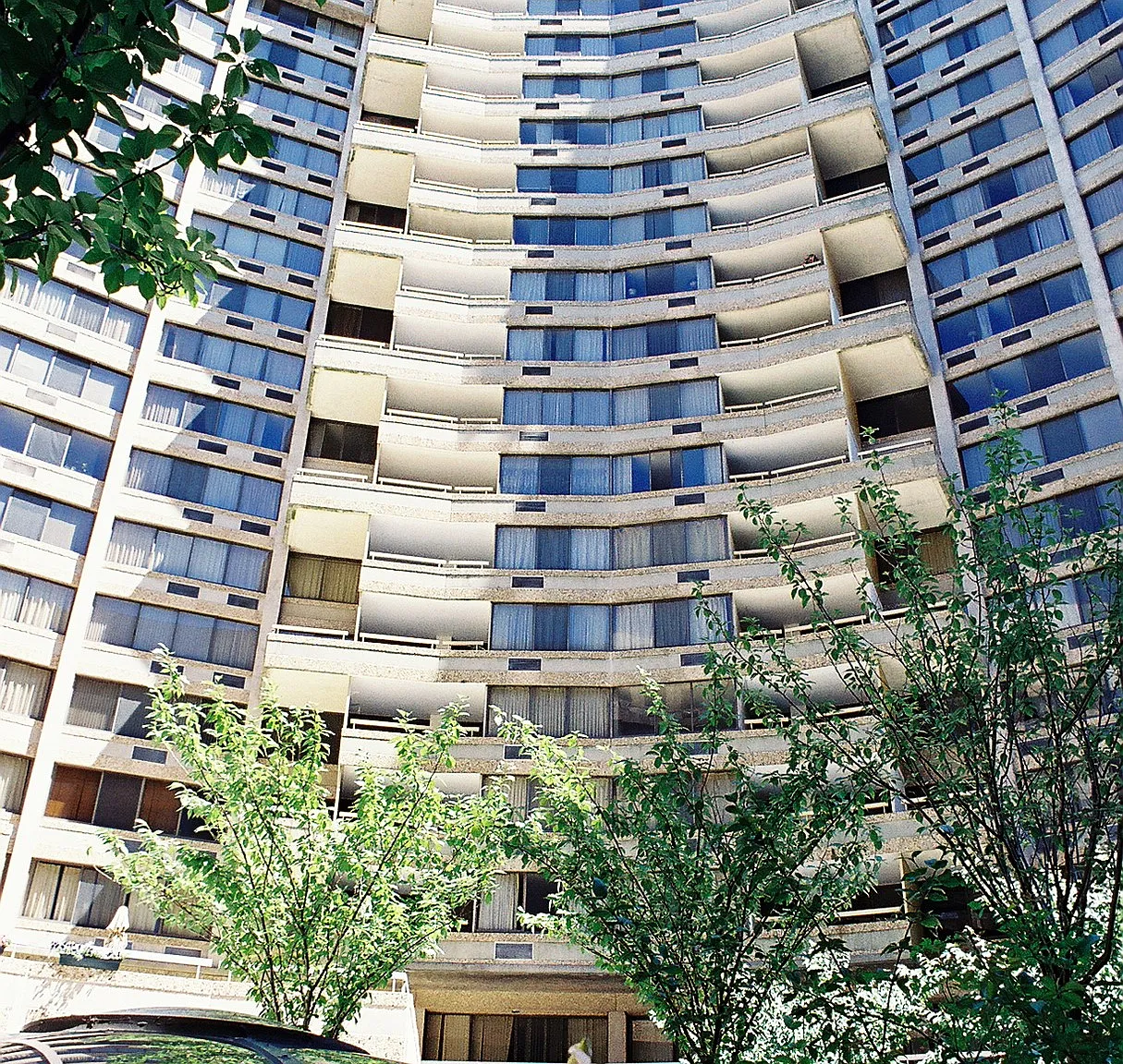 Hampton Plaza — Photo 3