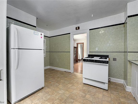 4th image of 1321 Sloane Ave