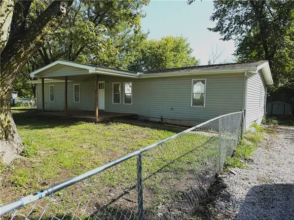 30877 Rhonda St, Excelsior Estates, MO 64062