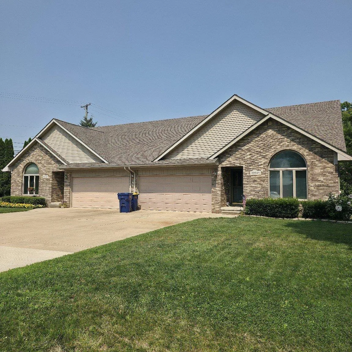 2 bed, 2.5 bath, 1700 sqft, $1,995 — Photo 1