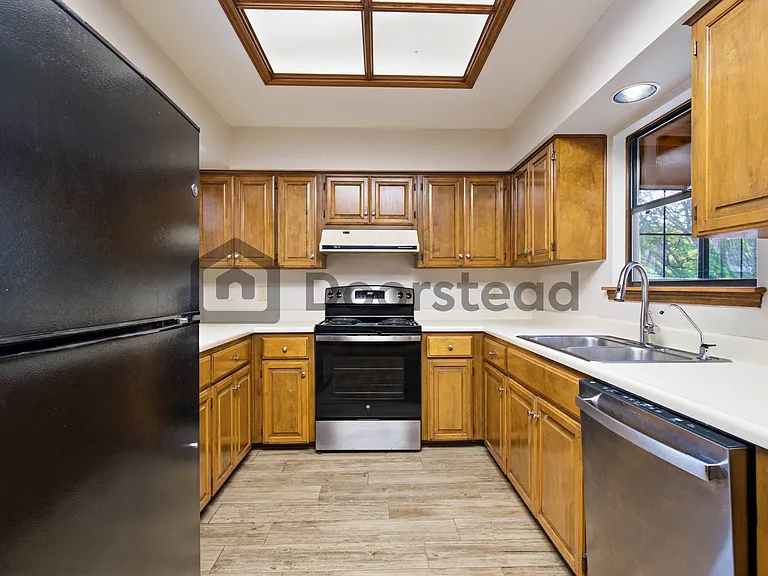 13845 Brook Hollow Blvd — Photo 11