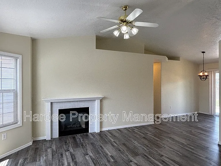 10764 W Goldenrod Ave — Photo 8