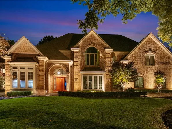 1066 W Grove Ct, Gibsonia, PA 15044
