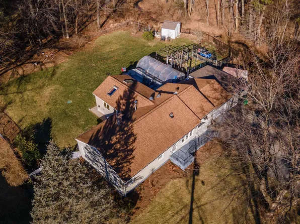 8 Cape Avenue, Nashua, NH 03062