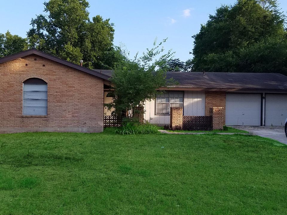 2nd image of 5242 Village Row