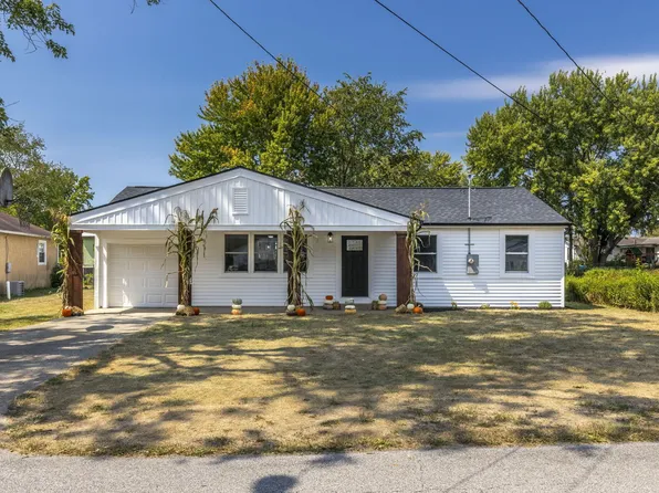 207 1st St, Pleasantville, OH 43148