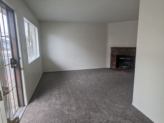 2nd image of 2323 Chester Ln APT 2
