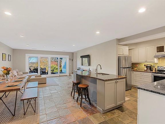4th image of 47 Upland Ln