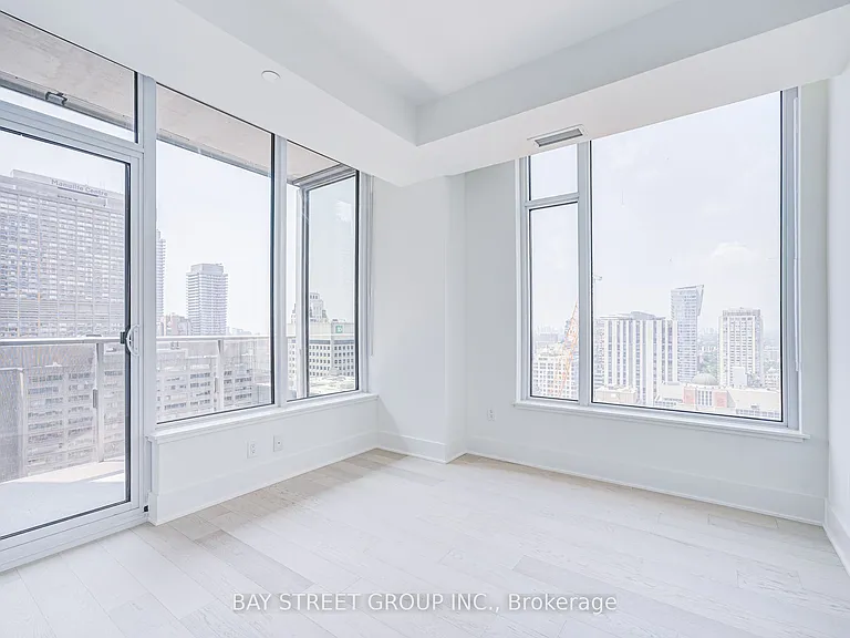 11 Yorkville Ave #2312 — Photo 30