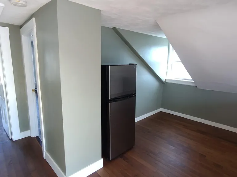 235 Pleasant St #3 — Photo 8