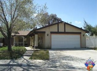 1002 Landsford St, Lancaster, CA 93535