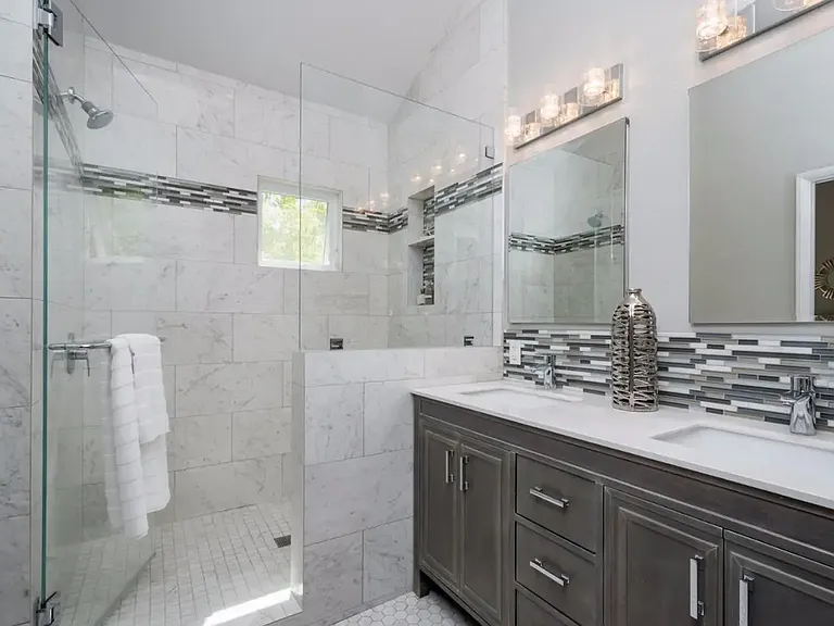 221 Village Ln — Photo 16