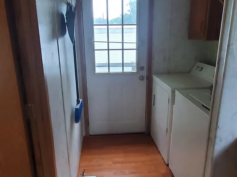 Laundry room. *Working appliances are included until they are not worth repair.