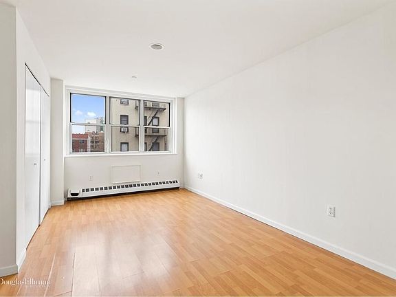 4th image of 2737 27th St APT 3I