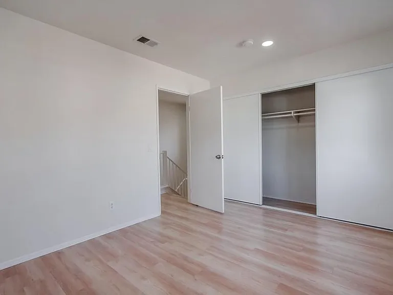 11655-8 Compass Point Dr N — Photo 57