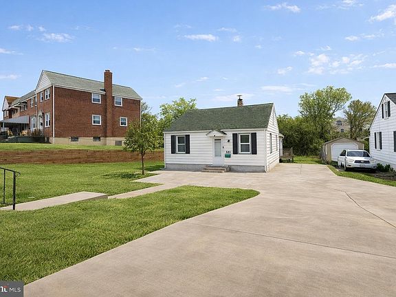 3rd image of 321 Trappe Rd