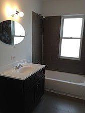 4th image of 2445 N Avers Ave #1