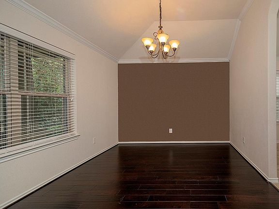 5th image of 11 Black Swan Ct