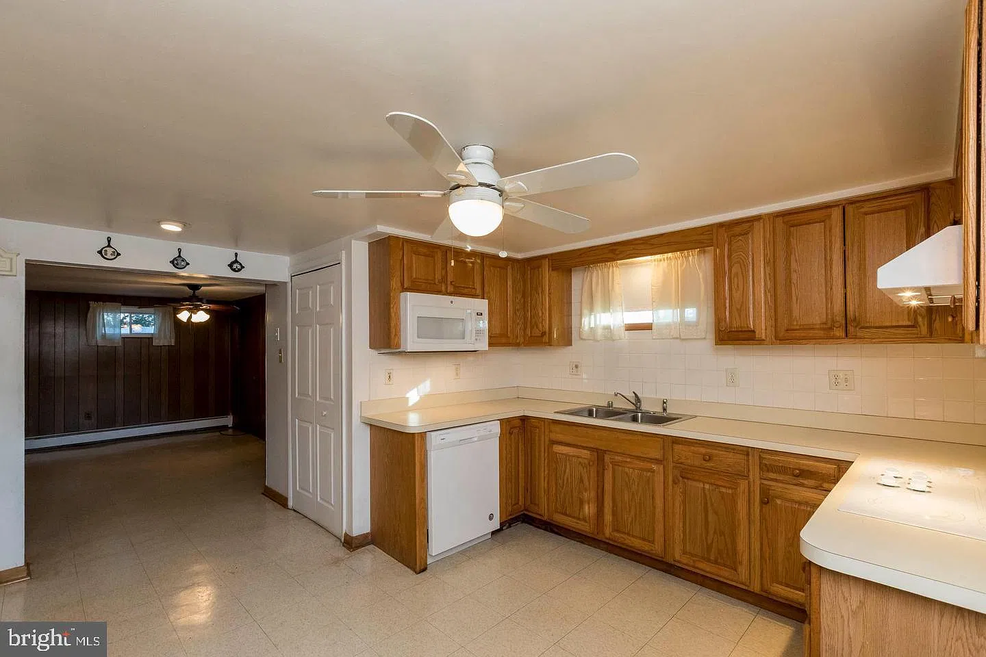 2 bed, 1.0 bath, 1536 sqft, $1,995 — Photo 3