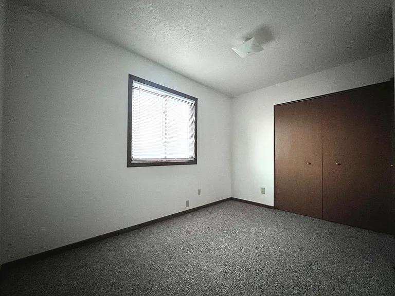1057 Apple Ave — Photo 12