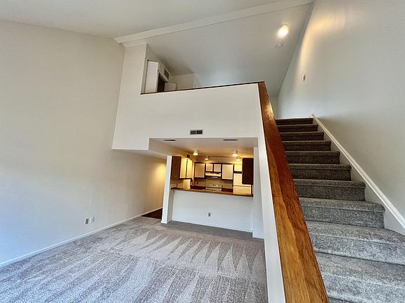 5th image of 1002 Linden Ave Unit 304-1