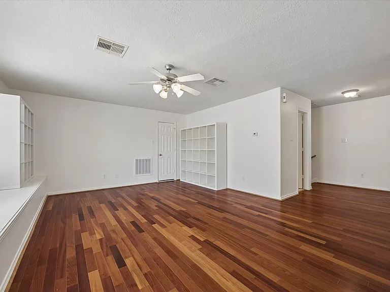7608 Janak Dr — Photo 25