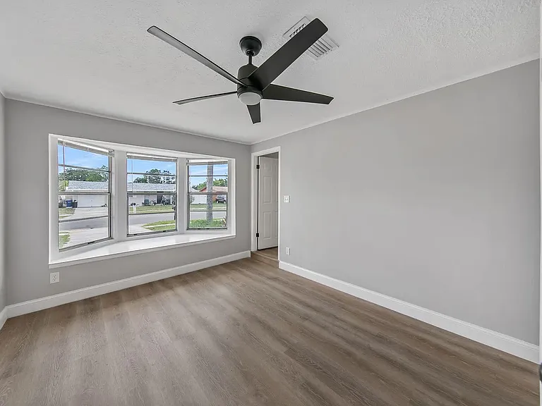 5374 Skyline Pl — Photo 7