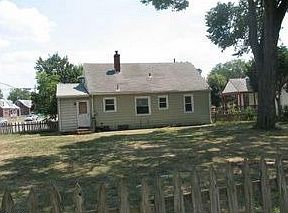 2nd image of 3801 Larchmont Ln