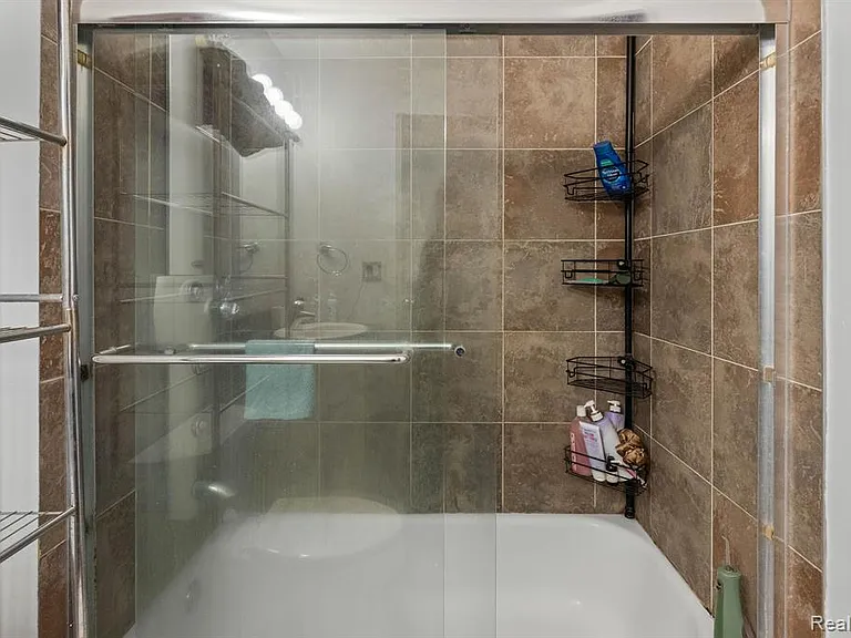 6533 E Jefferson Ave #117 — Photo 12
