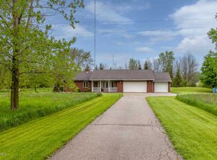 4721 Luce St, Jenison, MI 49428