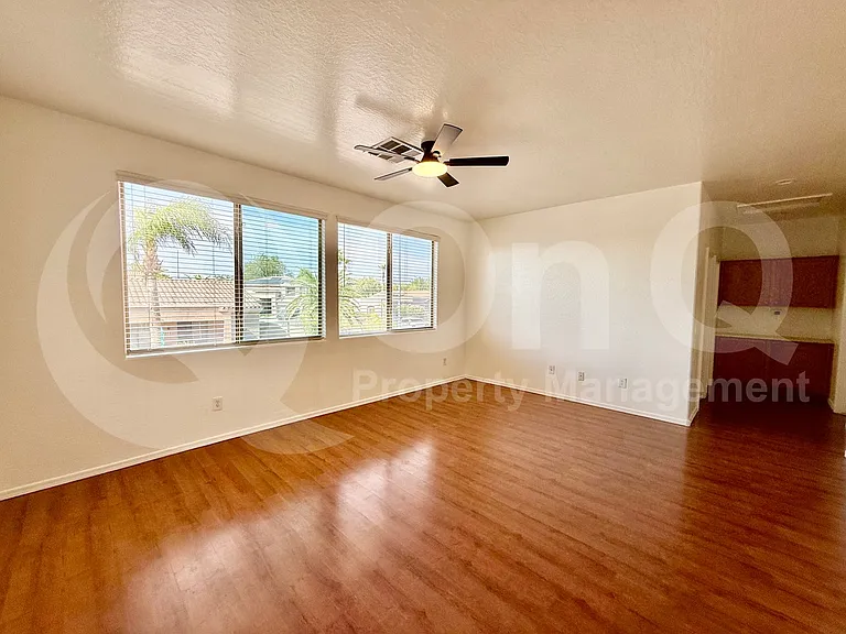 9940 E Medina Ave — Photo 9