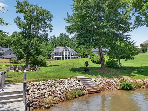 121 Stanridge Ct, Easley, SC 29640