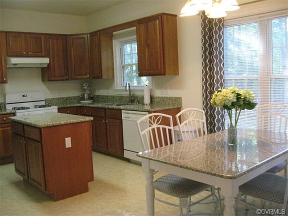 3rd image of 11005 Elmont Woods Dr