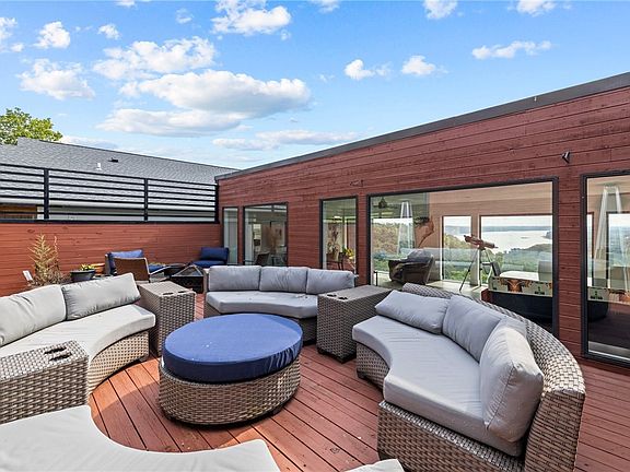 3rd image of 9192 N Park Rd