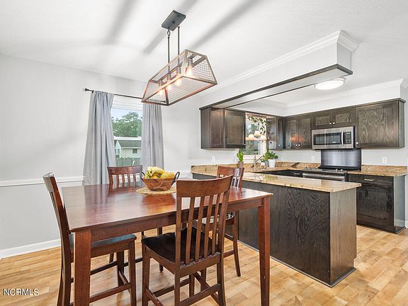 3rd image of 206 Knox Drive