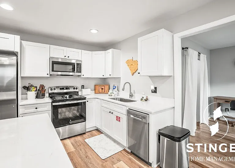 907 Belleview Cir W — Photo 12