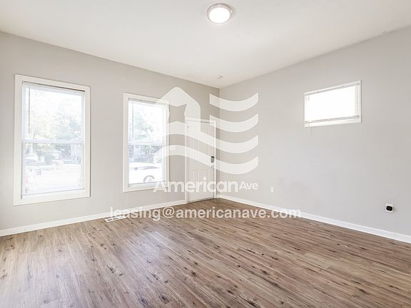 556944_004_living_room_14119271.jpg